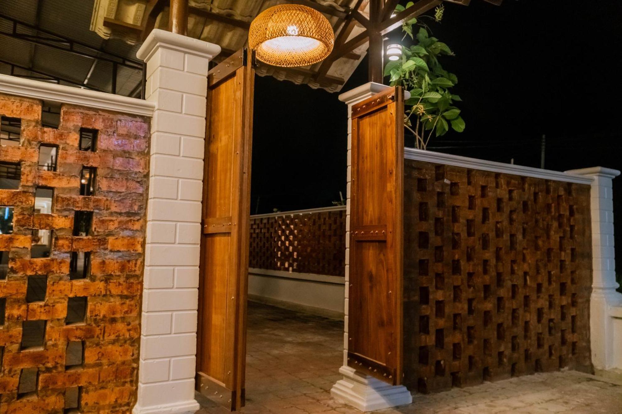 Mulyo Hotel بورت ديكسون المظهر الخارجي الصورة